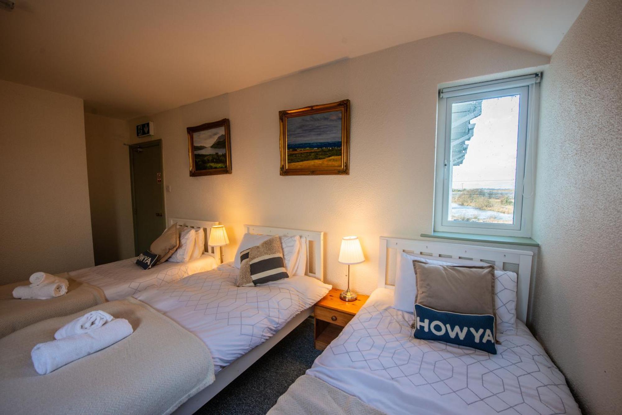 Greenfield Lodge Hotel Bar & Bistro Headford Bagian luar foto