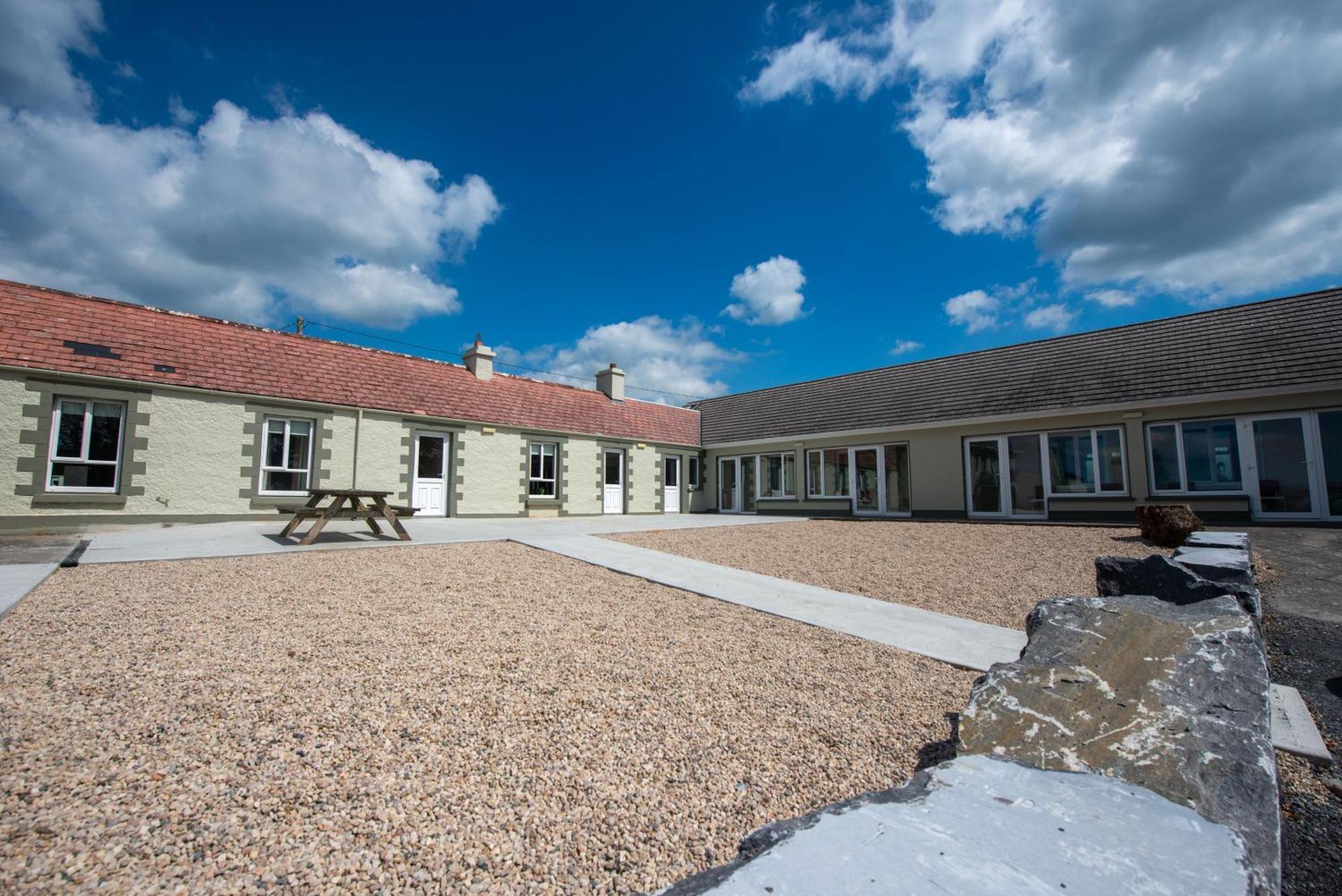 Greenfield Lodge Hotel Bar & Bistro Headford Bagian luar foto