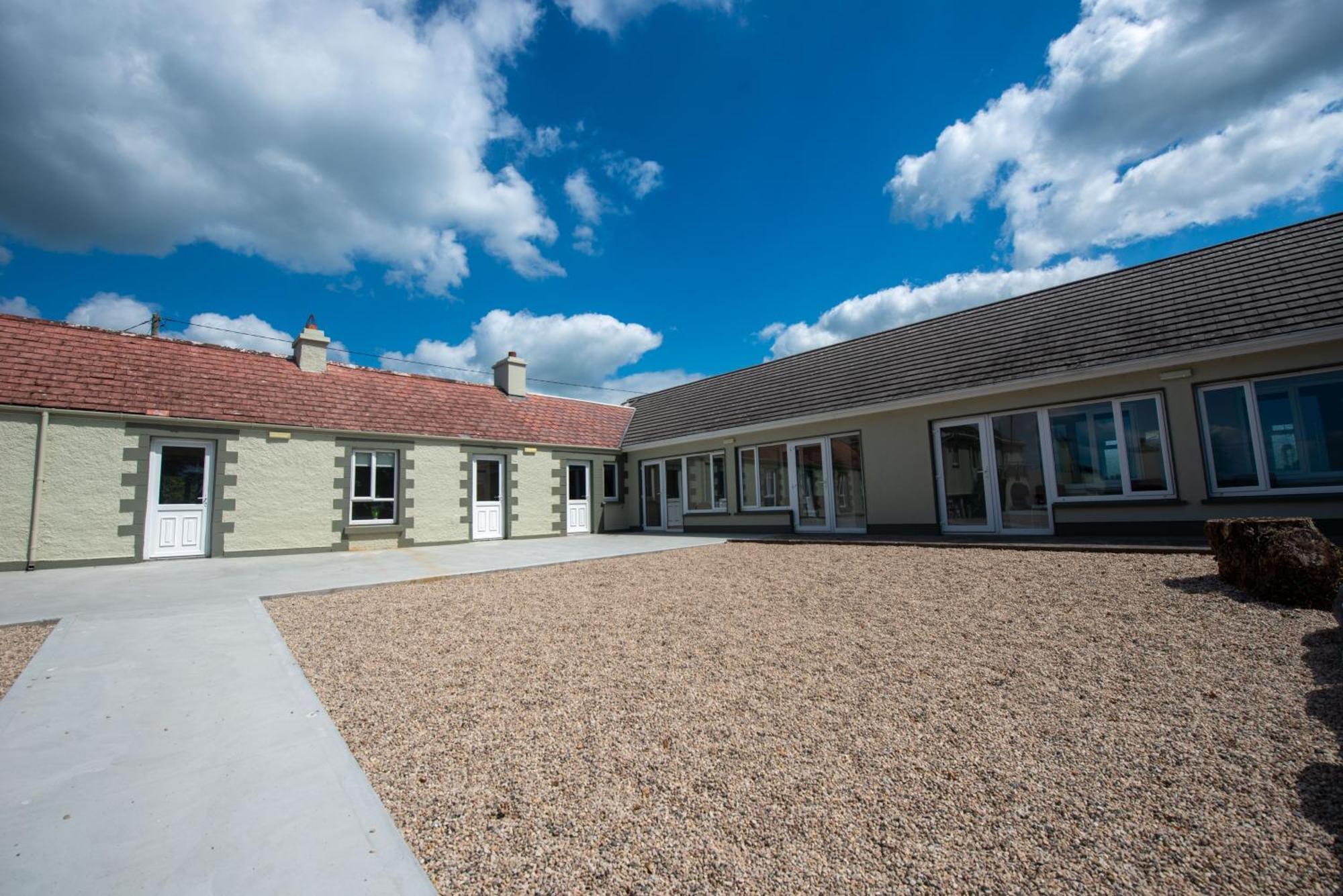 Greenfield Lodge Hotel Bar & Bistro Headford Bagian luar foto